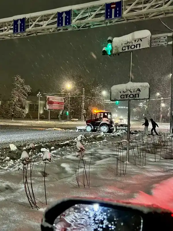 Из-за непогоды коммунальные службы Жамбылской области перешли на усиленный режим работы (6)
