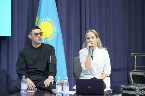 «Закон и порядок»: звезды команды КВН «Астана» рассказали студентам о вреде наркотиков (9)