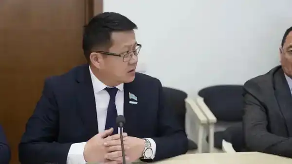 В МАСЛИХАТЕ ОБЛАСТИ АБАЙ ОБСУДИЛИ ПРОЕКТ НОВОЙ КОНСТИТУЦИИ (4)