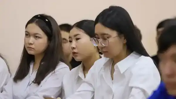 В ВКО со студентами провели беседу по инициативе «Таза Қазақстан» (4)