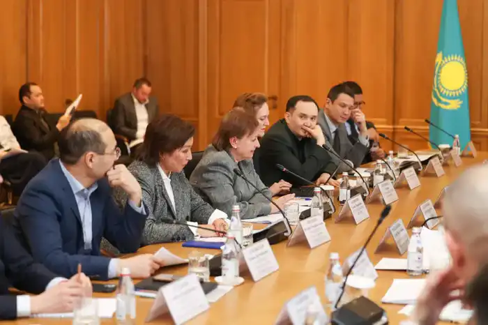 Поручение Президента: основные направления развития рынка ценных бумаг обсудили на круглом столе (3)