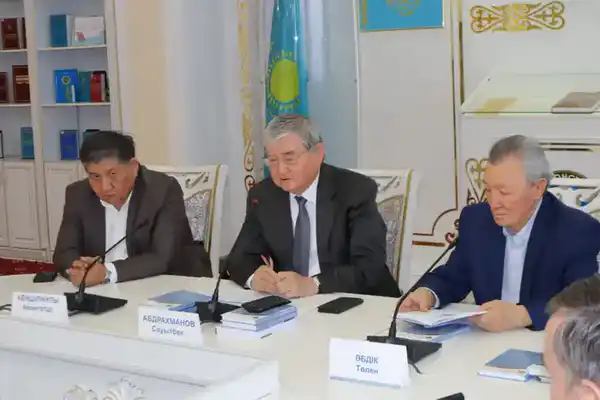 В столице состоялась презентация новых книг Амангельды Кеншиликулы (4)