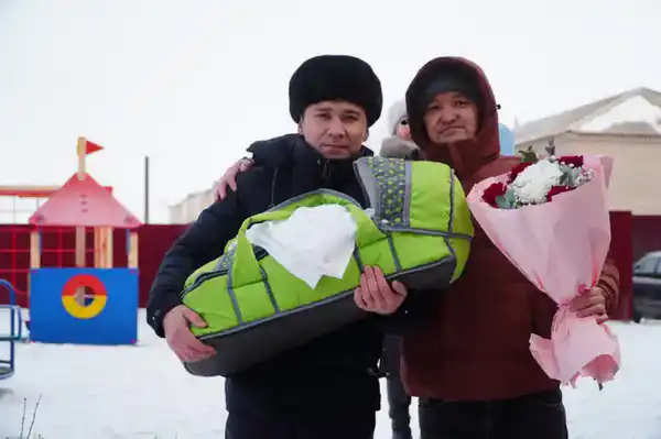 В Акмолинской области социально уязвимым категориям граждан вручены ключи от новых квартир (10)