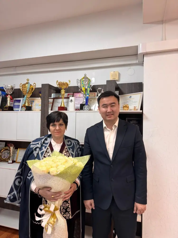 Алматинскую учительницу химии поздравили с попаданием в топ-50 Global Teacher Prize (5)