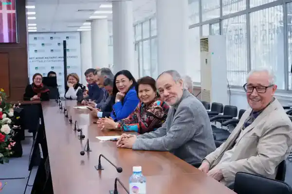 Творческое наследие Магиры Кожахметовой представили в Алматы (3)