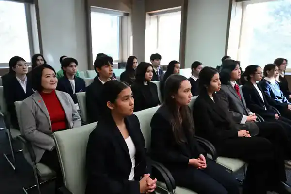 Учащиеся столичной школы посетили МИД РК (3)