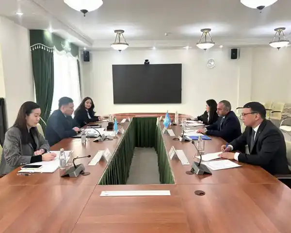 В Минтруда обсудили вопросы защиты прав беженцев с новым Представителем УВКБ ООН в Центральной Азии (3)