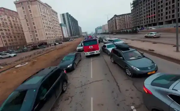 Проверка с воздуха: уступают ли дорогу пожарным (4)