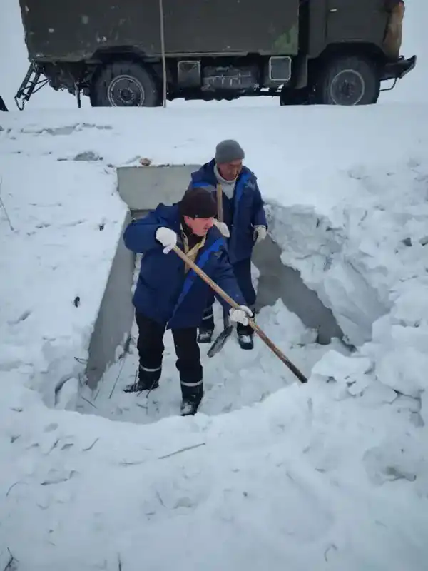 В Курчумском районе начались работы по подготовке к весеннему паводку (7)