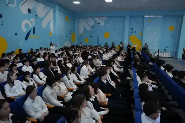 Школьники и студенты колледжей Астаны, Павлодарской, Восточно-Казахстанской областей и области Абай приняли участие в экочасе на тему водосбережения «Экономь воду – сохраняй будущее!» (4)