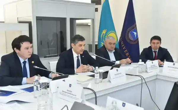 Минэнерго и КазНУ обсудили направления работы Отраслевого центра технологических компетенций в ТЭК (6)