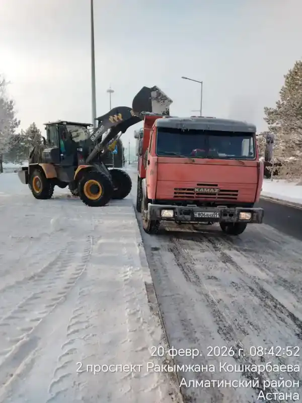 Более 1 500 единиц спецтехники задействованы в снегоуборочных работах в Астане (2)
