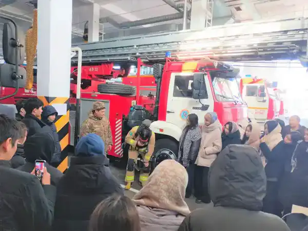 Формируя культуру безопасности: спасатели МЧС проводят уроки и дни открытых дверей (4)