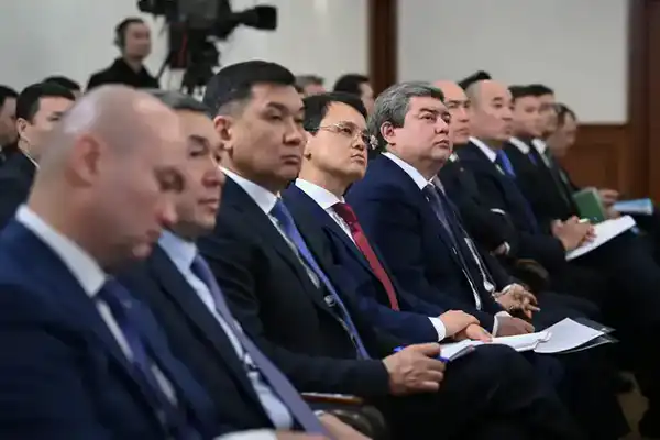 Выступление Главы государства Касым-Жомарта Токаева на расширенном заседании Правительства (3)