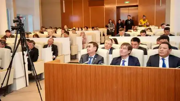 В ВКО обсудили актуальные вопросы инвестиций, туризма, АПК, продовольственной безопасности, цифровизации (2)