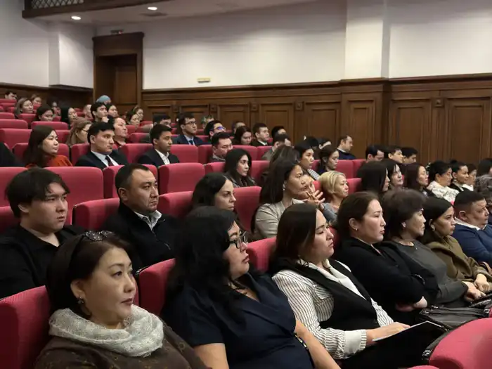 Коллективу Министерства юстиции Республики Казахстан разъяснен проект новой Конституции (4)