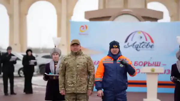 Глава МЧС вручил спасателям Актюбинской области ключи от новой техники (8)