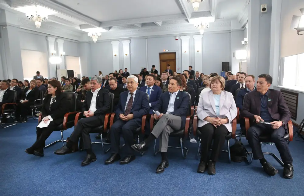 В Алматы состоялось первое заседание городской Коалиции «За Народную Конституцию Справедливого и Прогрессивного Казахстана!» и открытие штаба Народной коалиции (3)