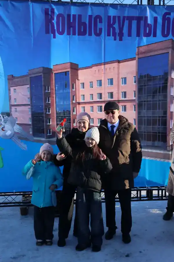 В микрорайоне «Астана» ключи от новых квартир получили 43 семьи (8)