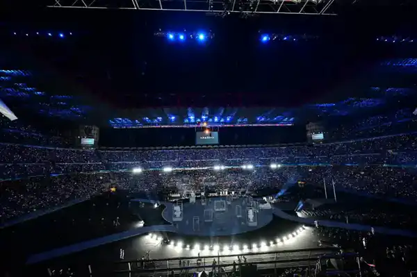 В Милане состоялась торжественная церемония открытия XXV зимних Олимпийских игр (2)