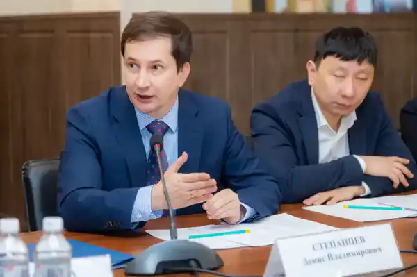 Арман Шаккалиев провёл первое заседание обновлённого Общественного совета (6)