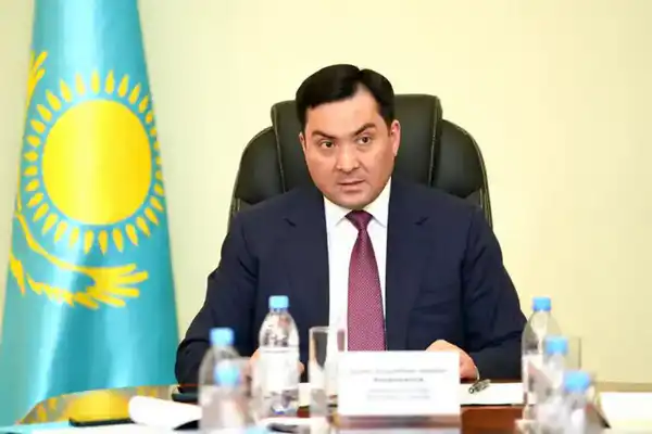 Министр энергетики обсудил с экспертами стратегию развития ТЭК и реформу топливного рынка (2)