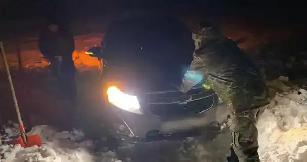 Спасатели МЧС Казахстана за прошедшие семь суток из снежных заносов спасли и эвакуировали 96 человек (3)