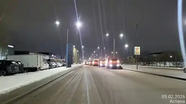 Гололед и обильные осадки в Астане: спасатели обратились с предупреждением к горожанам (8)