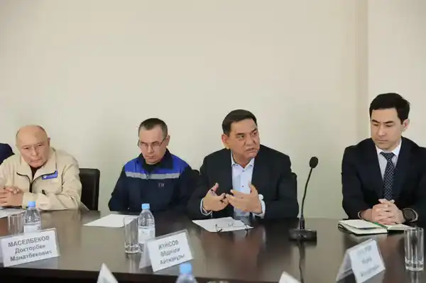 Ербол Карашукеев провел встречи с трудовыми коллективами и спортсменами в Таласском районе (7)