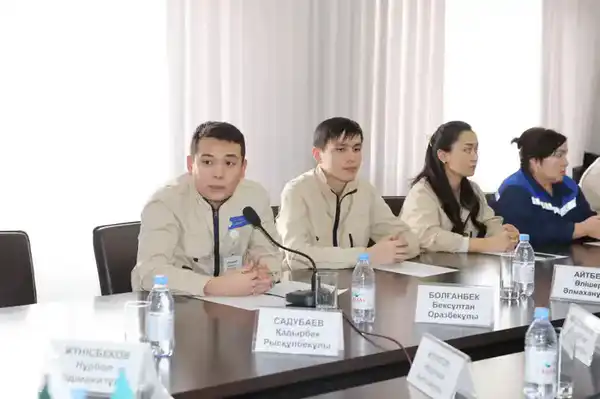 Ербол Карашукеев провел встречи с трудовыми коллективами и спортсменами в Таласском районе (8)