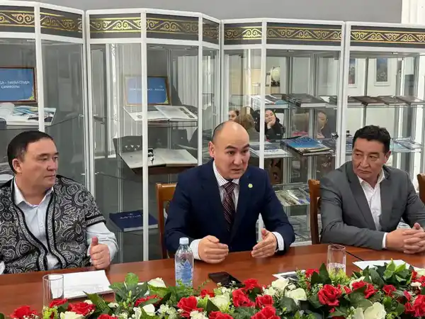 В Астане сотрудники архива и специалисты в области права обсудили правовые основы института брака (6)