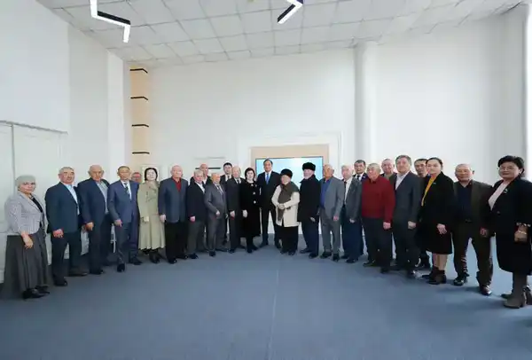 Ербол Карашукеев встретился с представителями творческой интеллигенции Меркенского района (6)