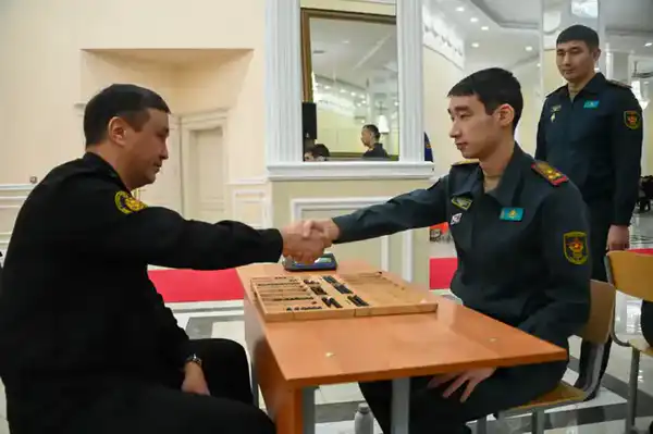 В Министерстве обороны определили сильнейших шахматистов и мастеров игры в тоғызқұмалақ (5)