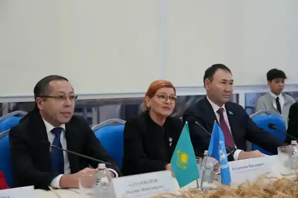 «Экономь воду — спаси будущее!»: в Астане прошел экочас для студентов колледжей (4)