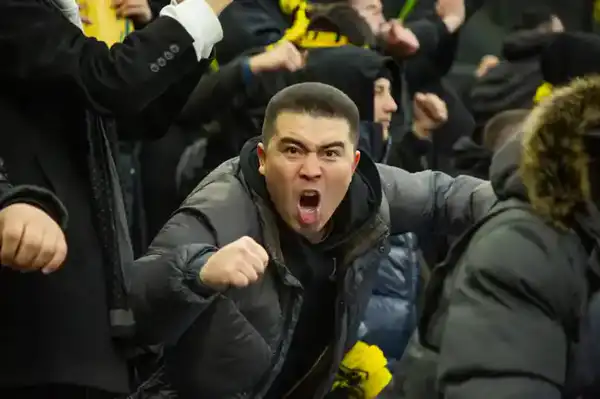 Масштабную патриотическую акцию в поддержку конституционных реформ провели во время футбольного матча в Астане (6)