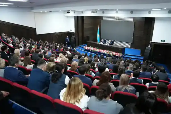 Председатель Агентства по делам государственной службы Дархан Жазықбай встретился с коллективом Комитета госказначейства (3)