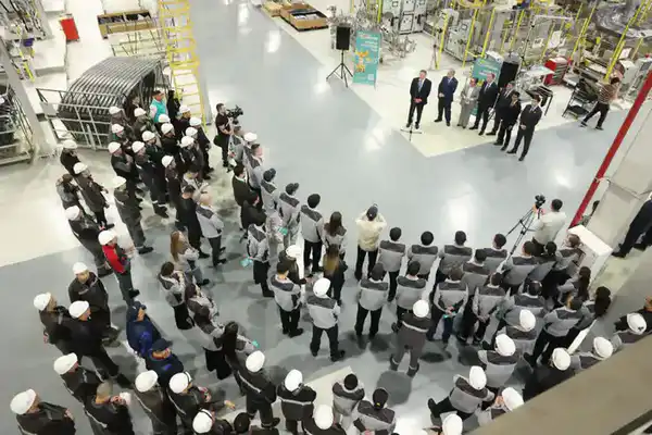 Коллектив завода Kia Qazaqstan поддерживают проект Новой Конституции (8)