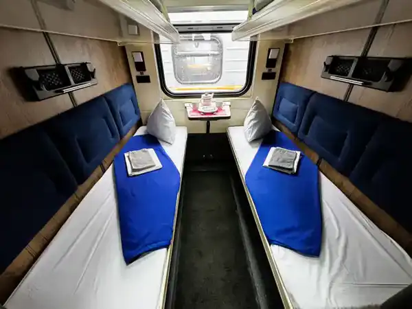 На линии «Астана – Семей» введён в эксплуатацию новый пассажирский вагон (10)