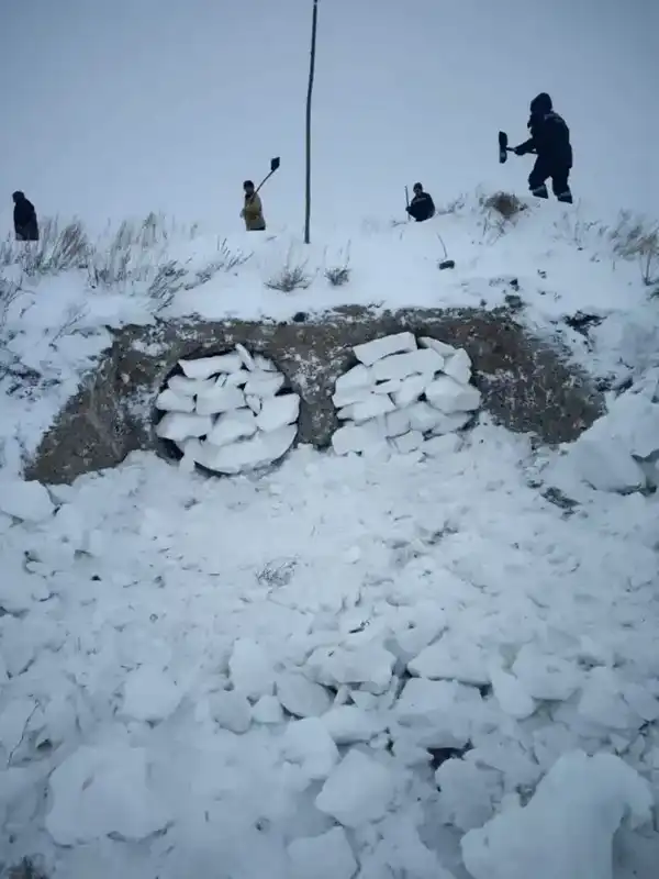 В Курчумском районе начались работы по подготовке к весеннему паводку (3)