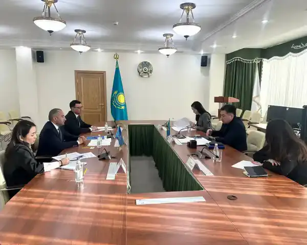 В Минтруда обсудили вопросы защиты прав беженцев с новым Представителем УВКБ ООН в Центральной Азии (6)