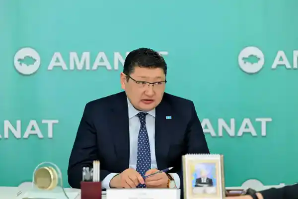 Аким области провел прием граждан по личным вопросам (2)