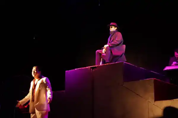 «Закон и порядок»: в Астане поставили спектакль «Екі ғұмыр» (6)