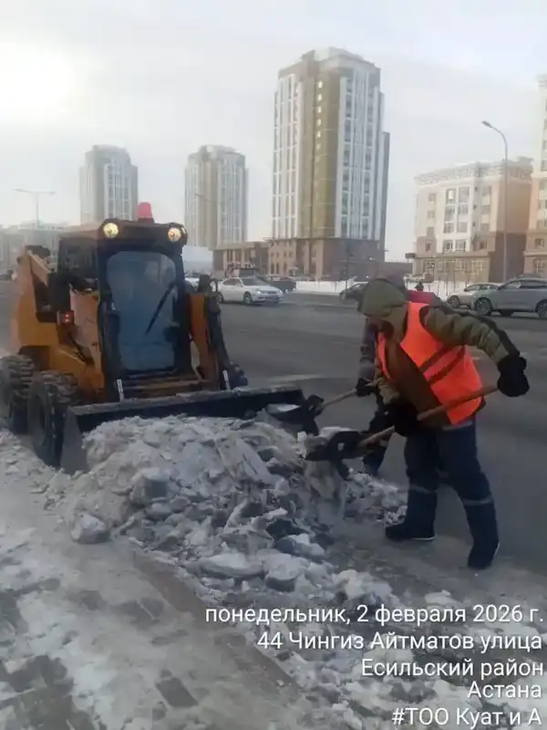 Более тысячи единиц спецтехники задействовано в снегоуборочных работах в Астане (10)