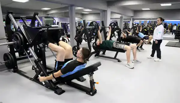 Министр обороны презентовал депутатам Парламента проект Sarbaz+ в Алматы (4)