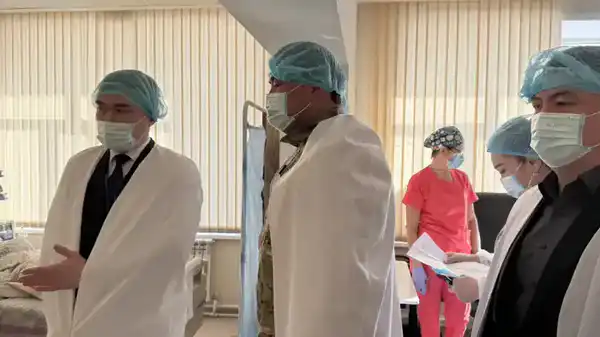 Глава МЧС посетил пострадавших и поручил обеспечить всестороннюю помощь (6)