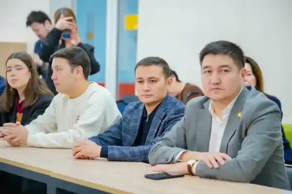 Столичная молодежь обсудила проект новой Конституции (2)