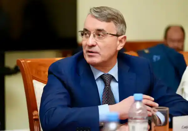 Министр энергетики обсудил с экспертами стратегию развития ТЭК и реформу топливного рынка (5)