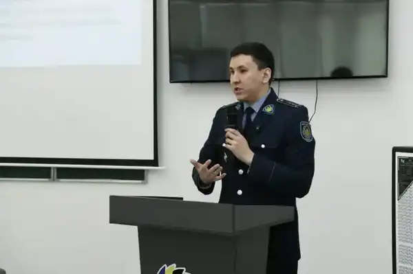 «Закон и порядок»: в Астане студентам разъяснили способы защиты от мошенников (3)