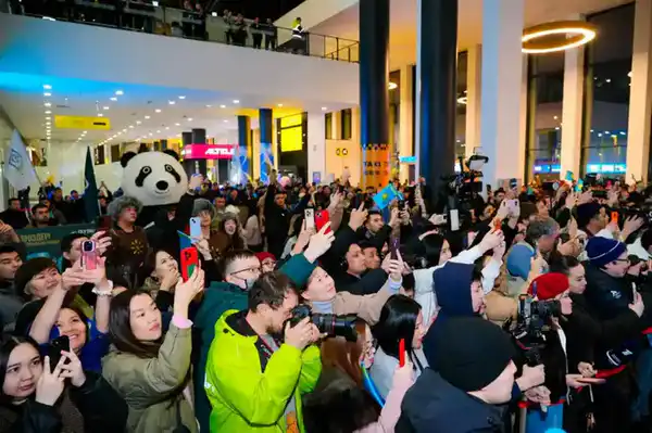 Олимпийского чемпиона Михаила Шайдорова торжественно встретили болельщики в Астане (5)
