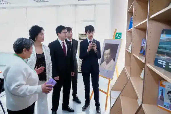 Юные ученые Астаны изучили наследие Ораза Жандосова (4)